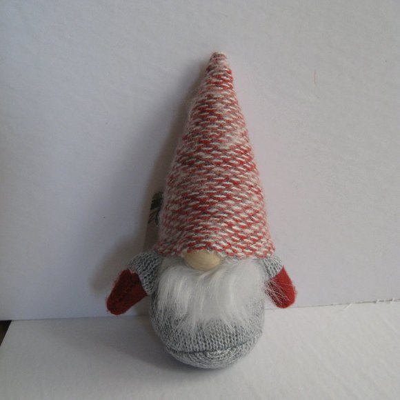 Merry Makers 6" Plush Gnome The Paper Store 2021 Grey/Red NWT & Resin Ornament - Picture 3 of 16